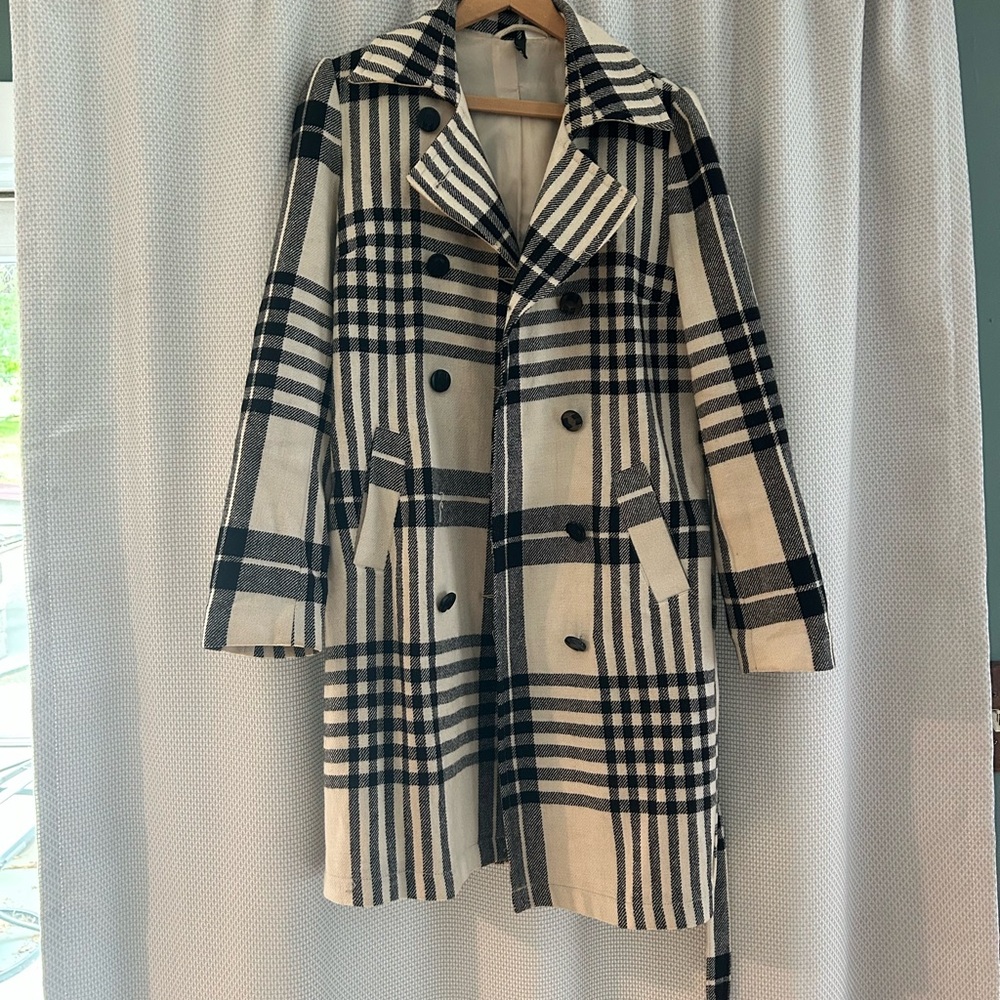 H&M Black and Cream Trench Coat with Belted Waist